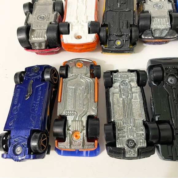 Lot of 23 Hot Wheels Diecast Cars - Picture 7 of 16